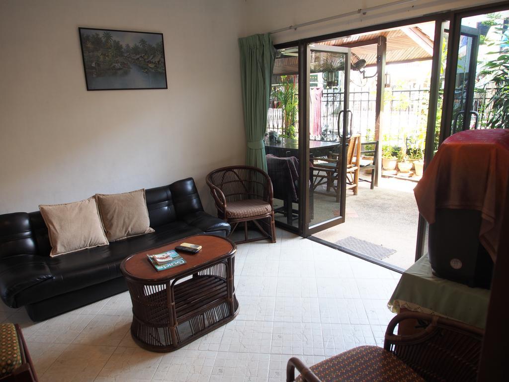 Waree'S Guesthouse Kata Beach  Exterior photo